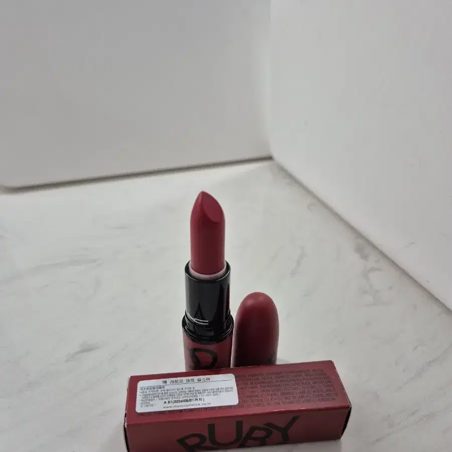 <새상품> 맥 파우더 키스 립스틱 RUBY WOO