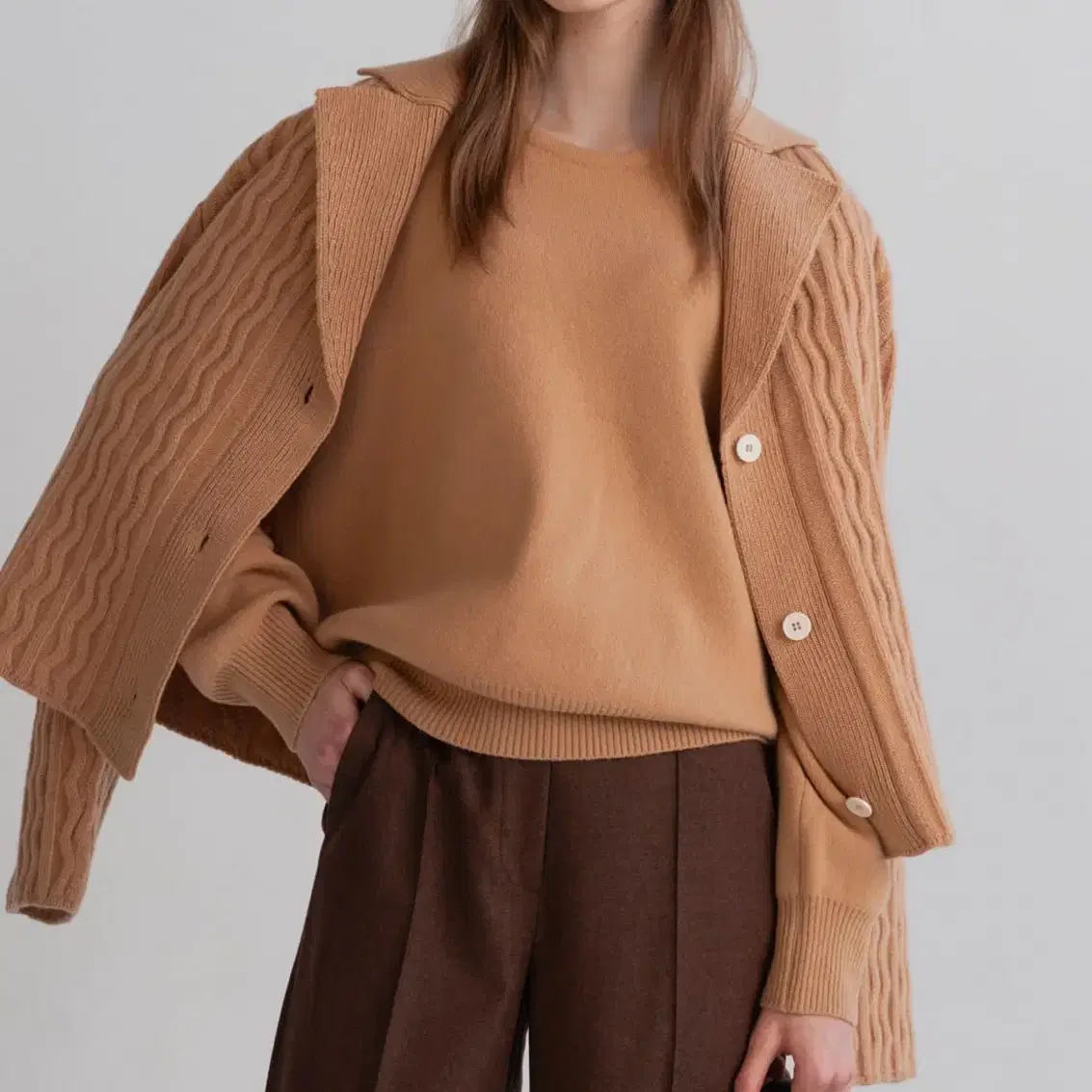 문달 Flow Cardigan in Beige 가디건 베이지