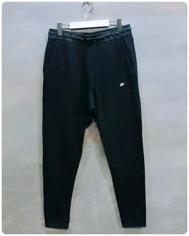 [L] Nike Modern Jogger Training Pants