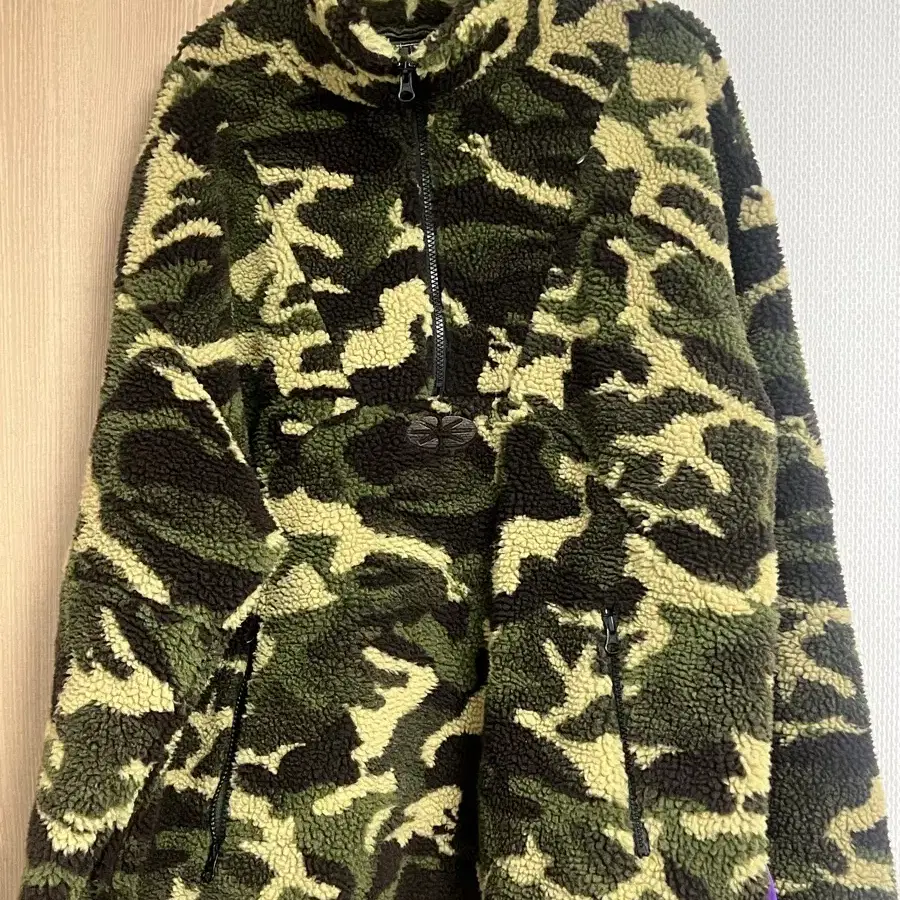 [ERTR] Embroidery Anorak Fleece (Camo)