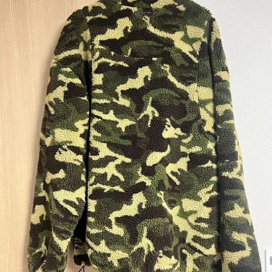 [ERTR] Embroidery Anorak Fleece (Camo)