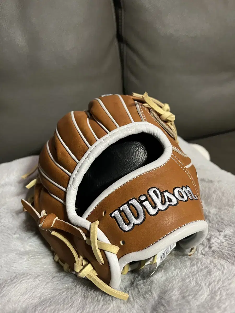 Wilson A2000 1716 Infield Glove 11.5-inch Cross Web New Product