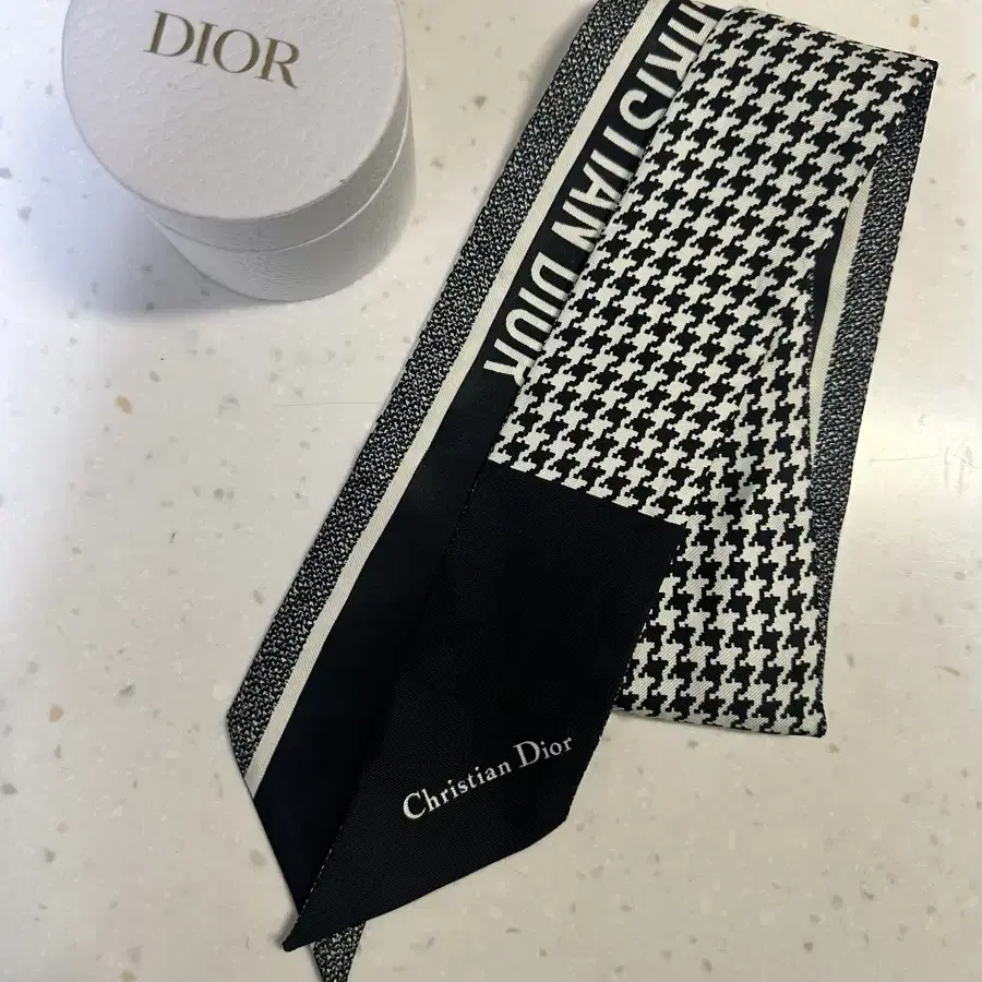 디올 Dior Montaigne 미차 스카프  정품