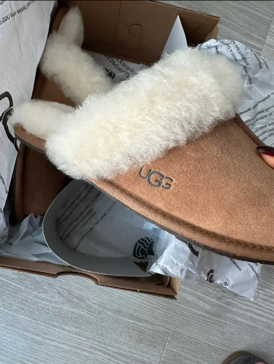 어그 ugg 스커페트 2 슬리퍼 240(us7) 새상품