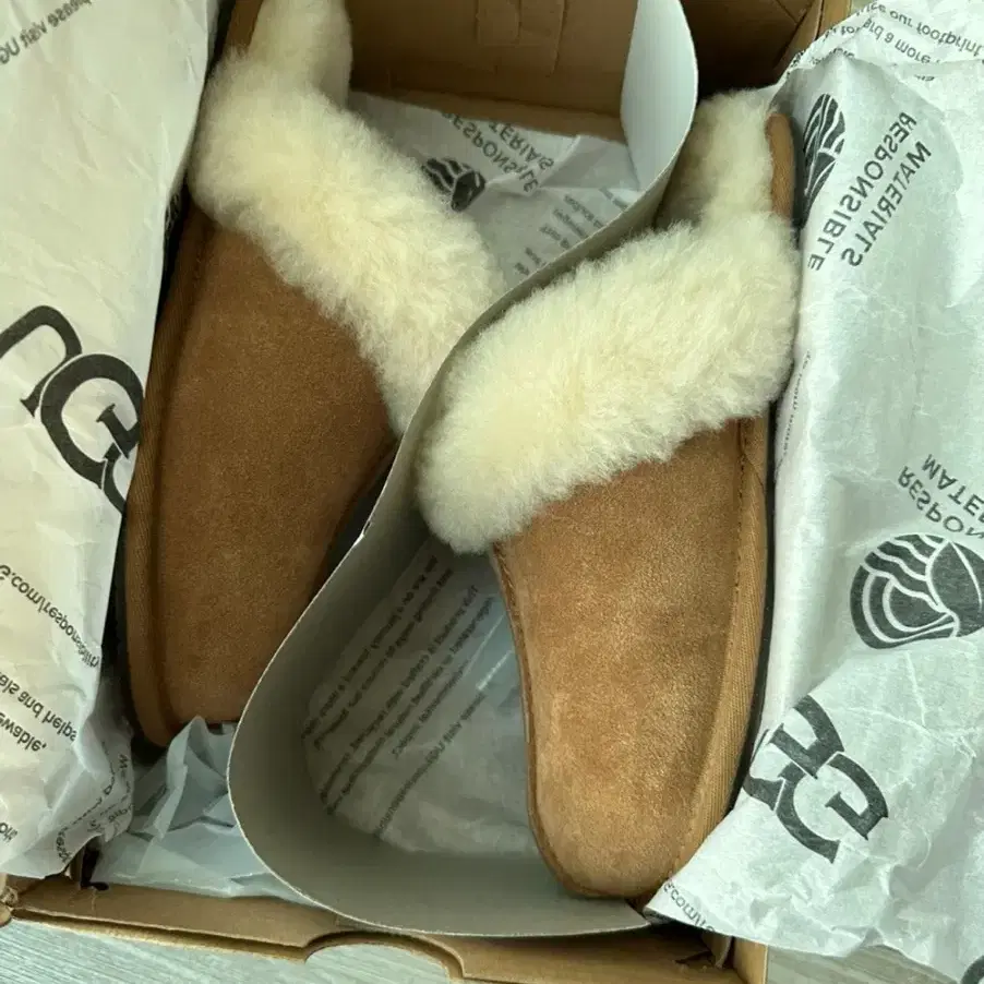 어그 ugg 스커페트 2 슬리퍼 240(us7) 새상품