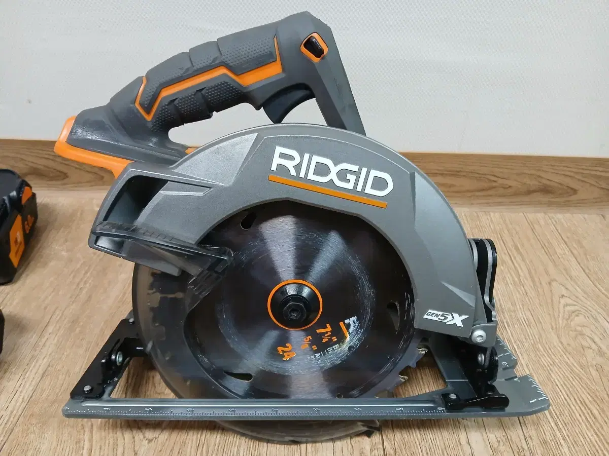 Rigid circular saw battery