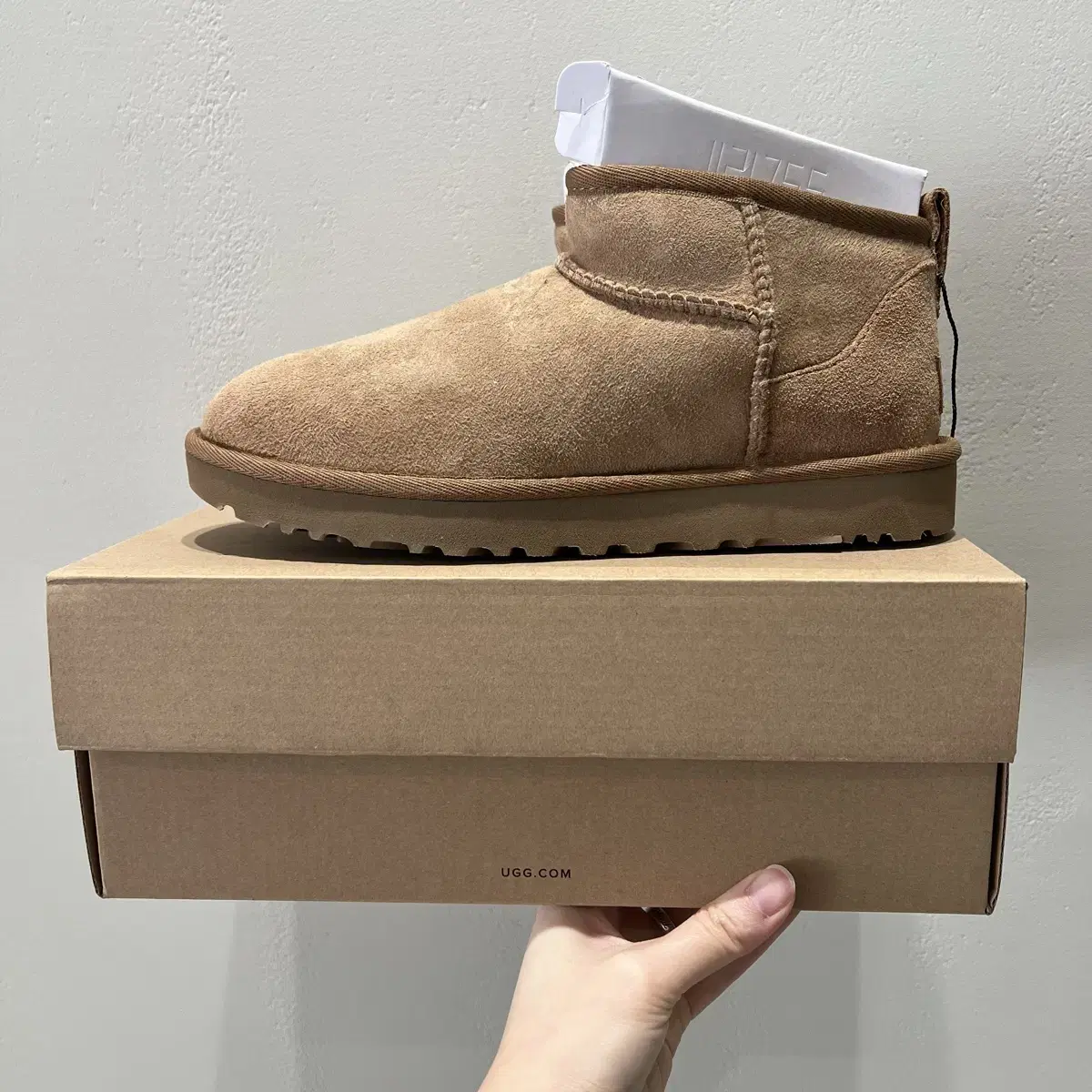 UGG 정품 1116109-CHE 220,230,240,250 새상품