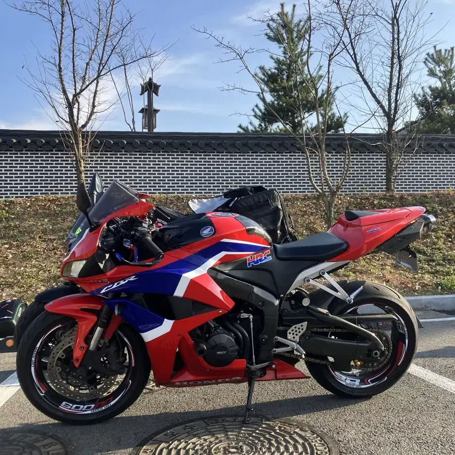 cbr600rr 07년식 사제카울되있습니다!