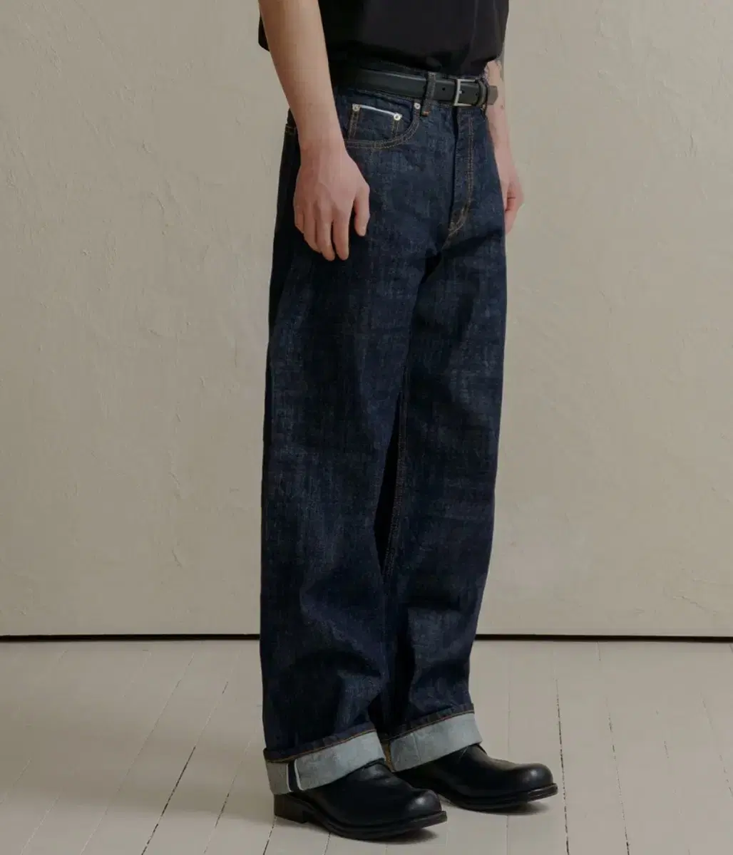 DEN0861 mid-indigo selvedge[wide fit] S