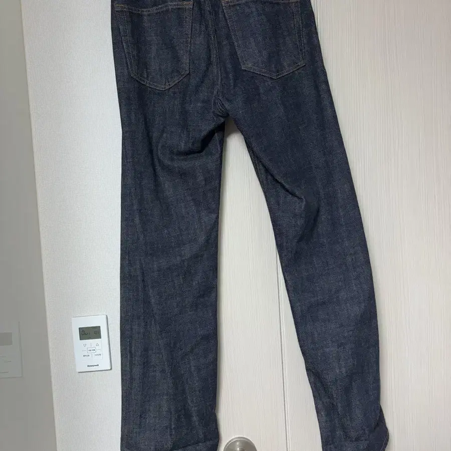 DEN0861 mid-indigo selvedge[wide fit] S