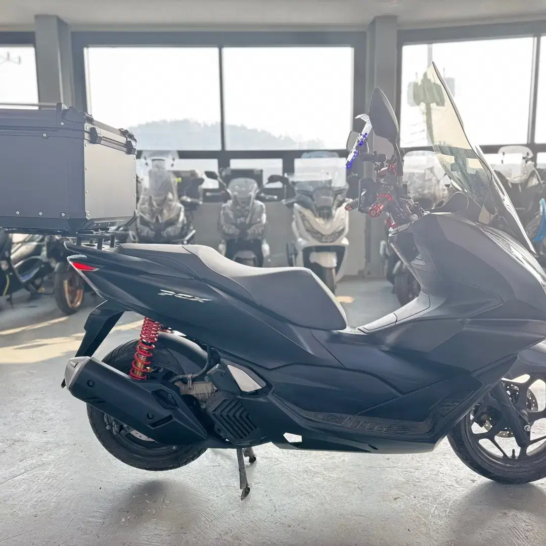 혼다 pcx125 abs 2만Km 판매중입니다.