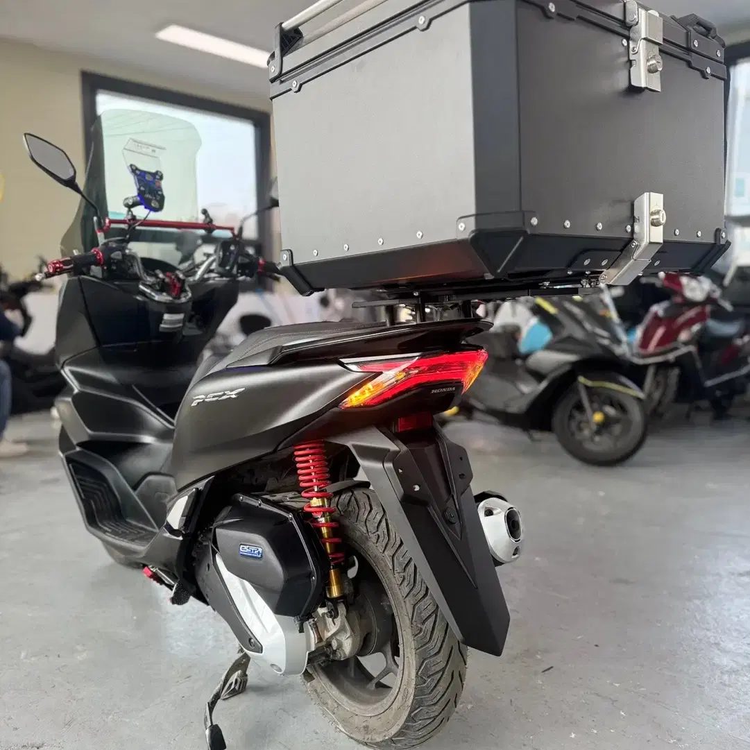 혼다 pcx125 abs 2만Km 판매중입니다.