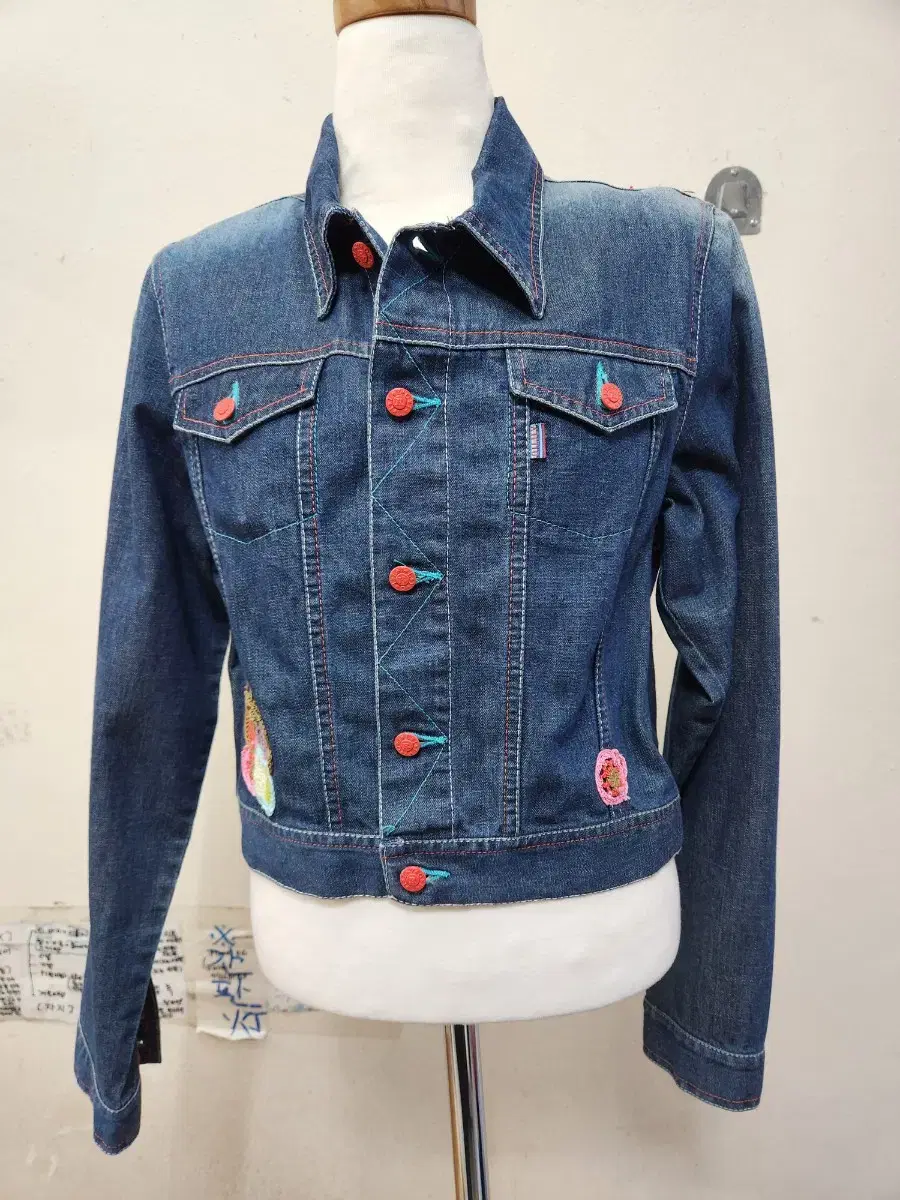 Oil Lily Embroidery Women's Short Denim Jacket