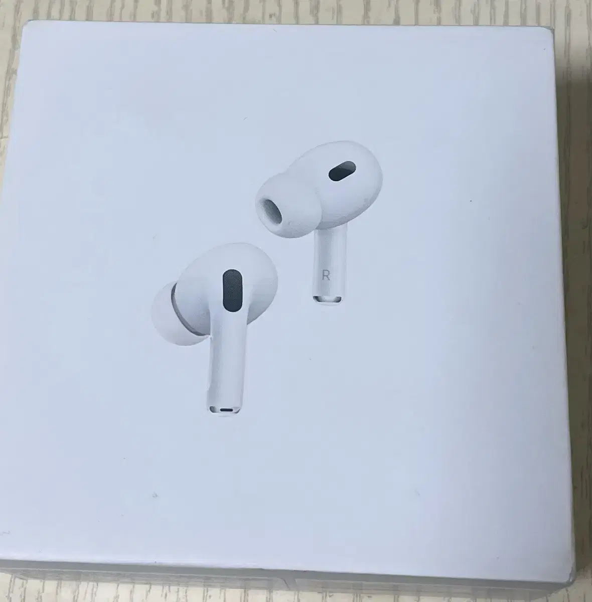 AirPods Pro 2: 8-pin only