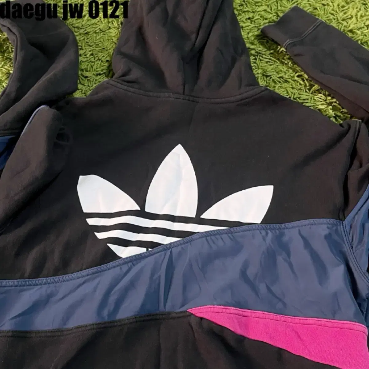 Adidas hoodie L