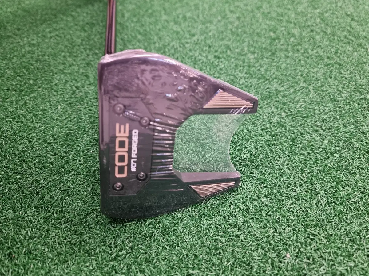 YES YES Code 6 Fuji 7-Putter