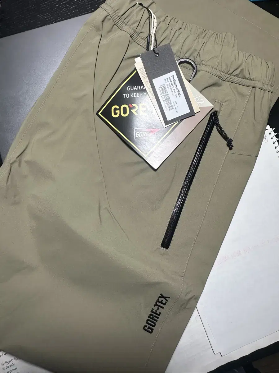 디스이즈네버댓 고어텍스 GORE-TEX 3L Shell Pant 카키