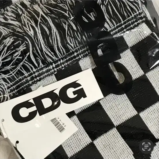 CDG 머플러 판매팝니다