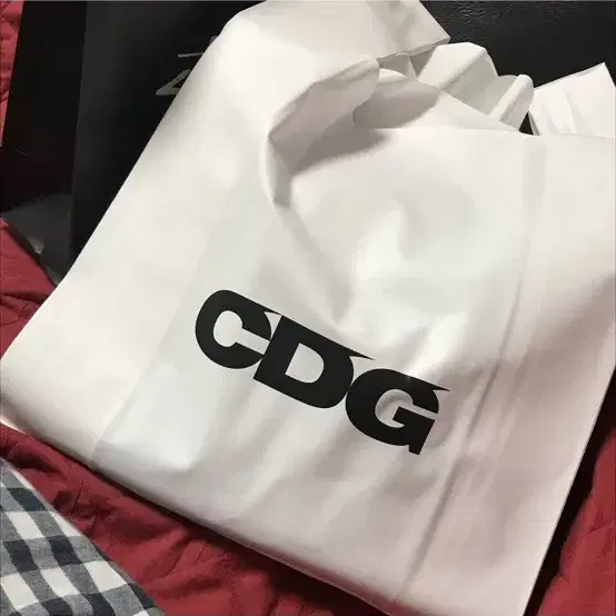 CDG 머플러 판매팝니다