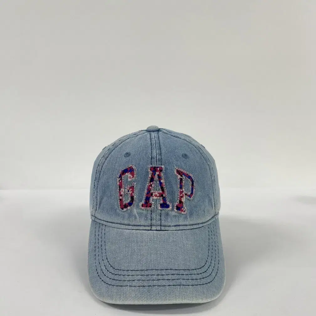 GAP 데님 플라워 로고 볼캡