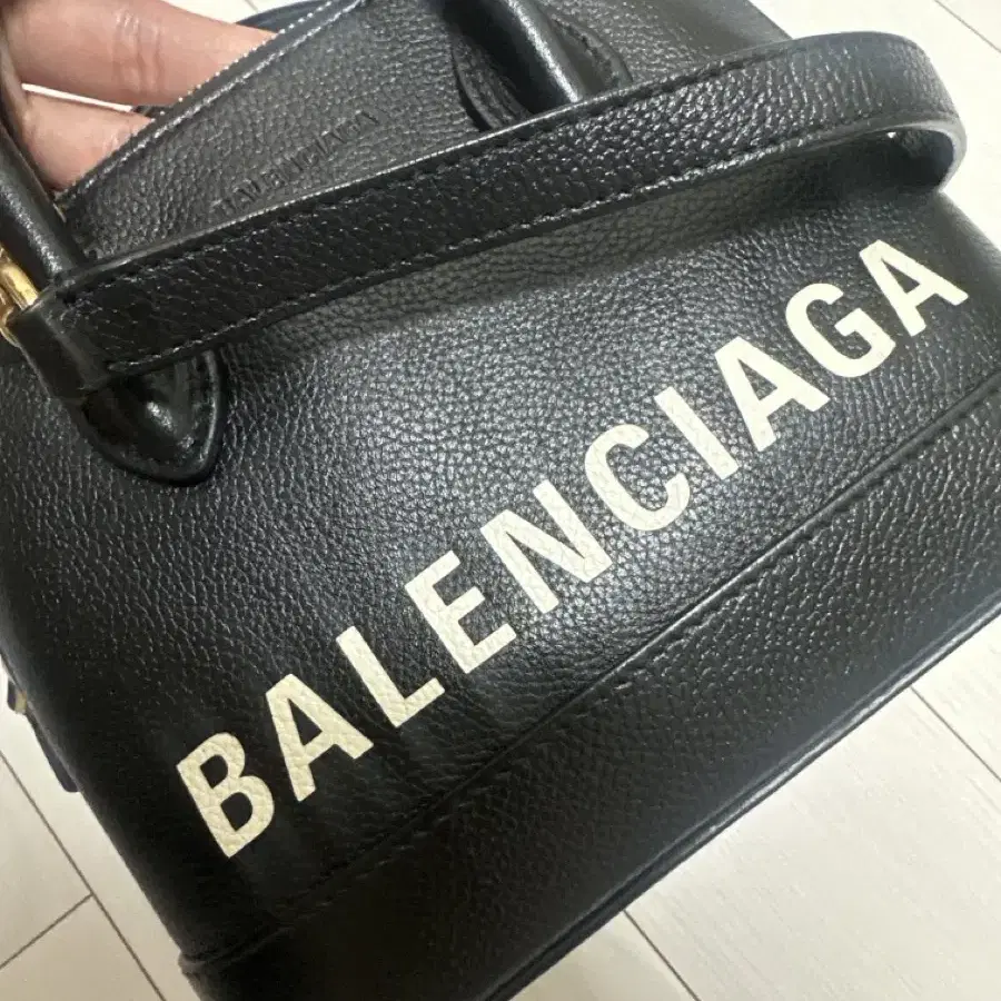 발렌시아가 Balenciaga