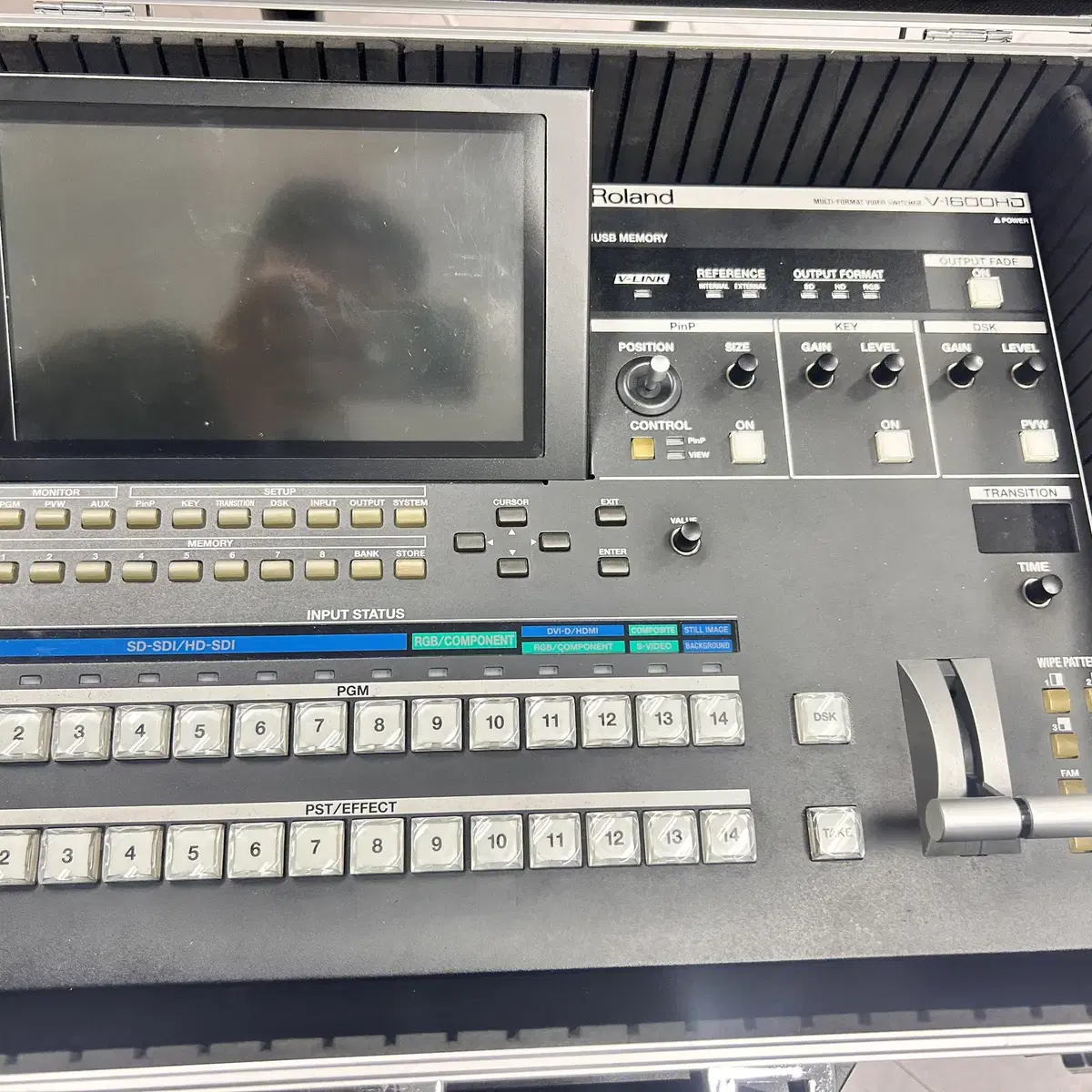 Roland v-hd1600