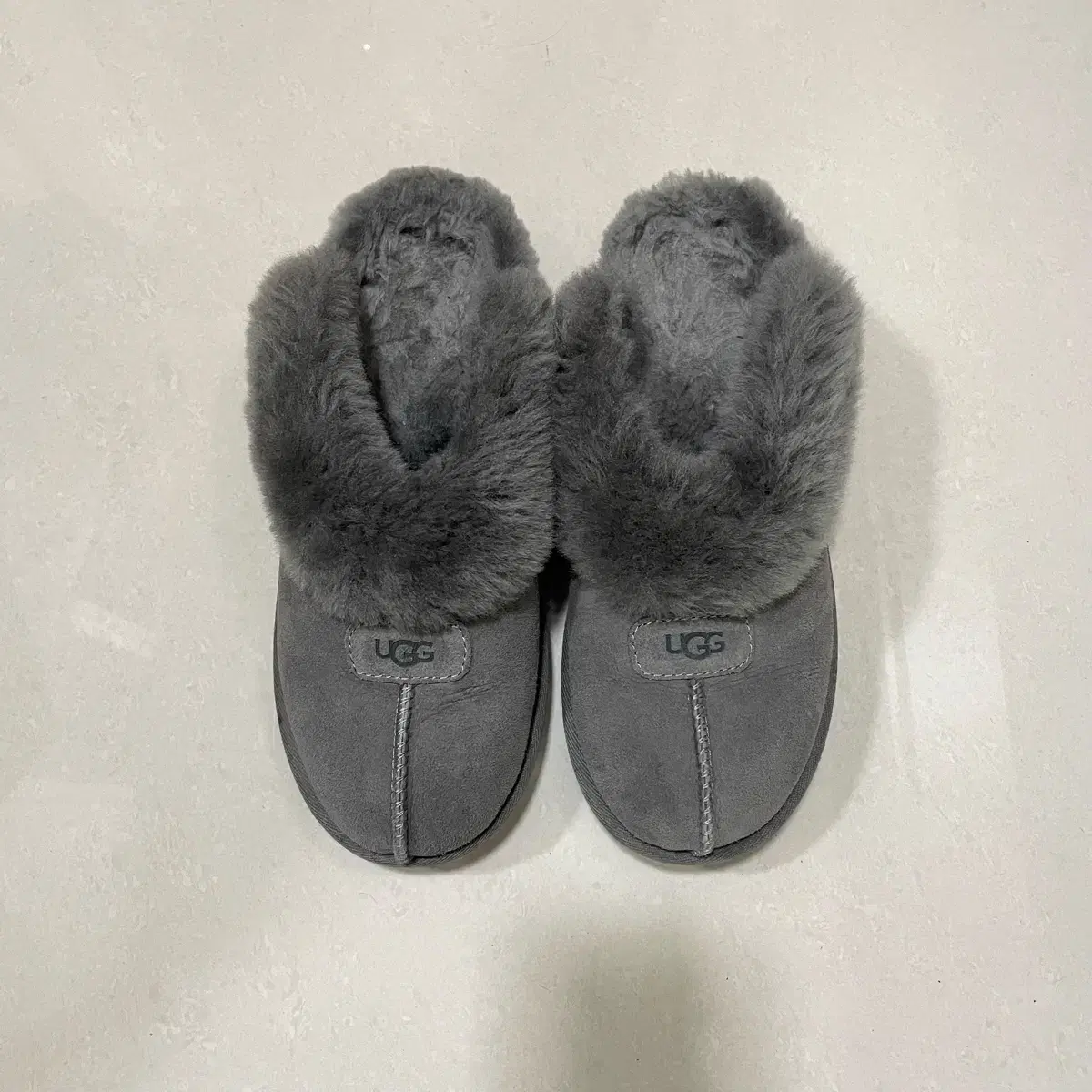 미국 어그 UGG 슬리퍼 250~255 사이즈