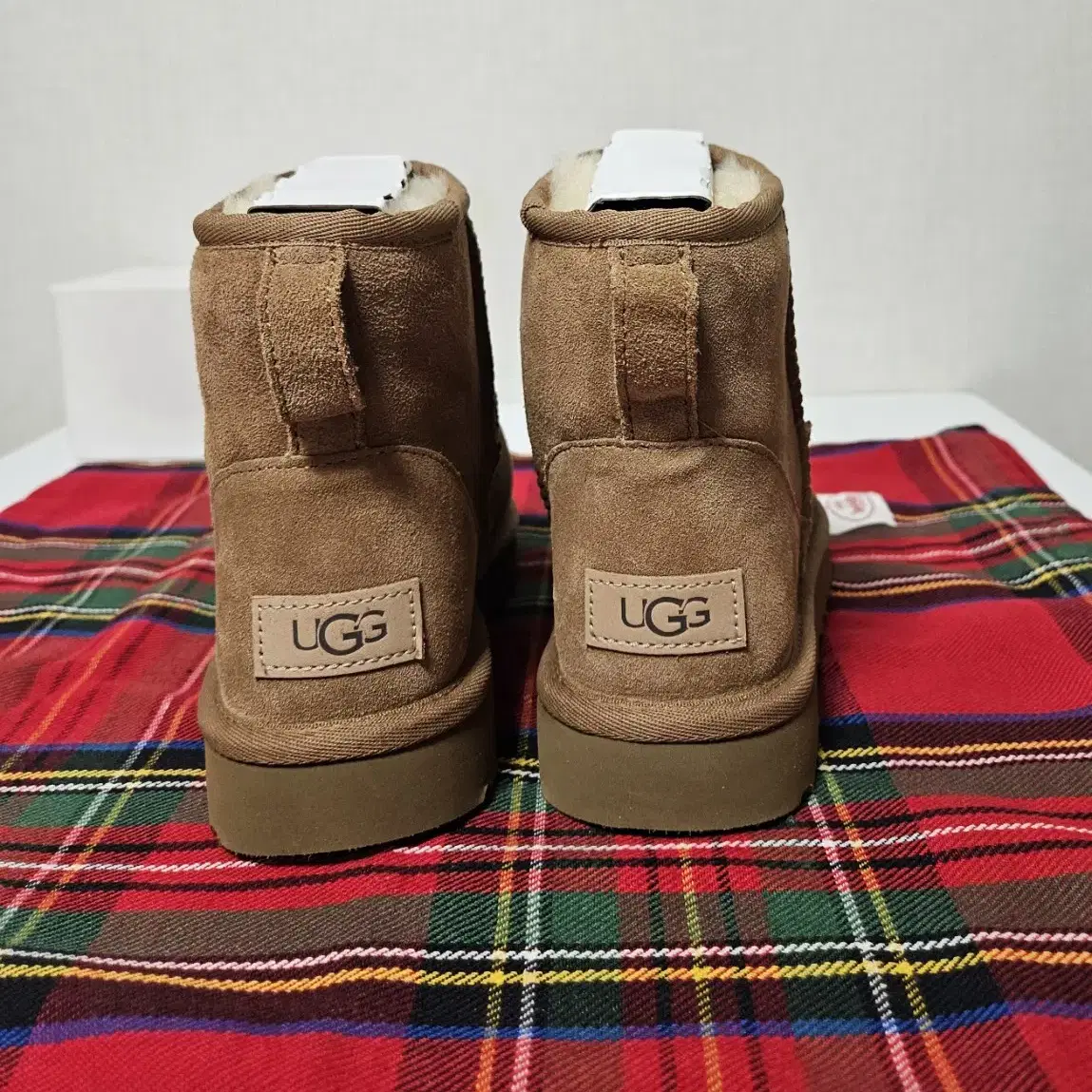 어그(UGG) 클래식 울트라미니 240 새상품