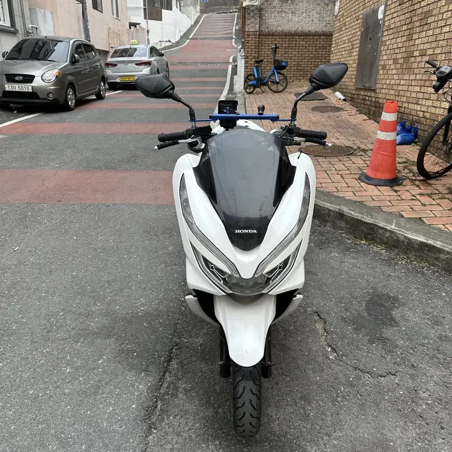 18년식 pcx125 오토바이 판매합니다