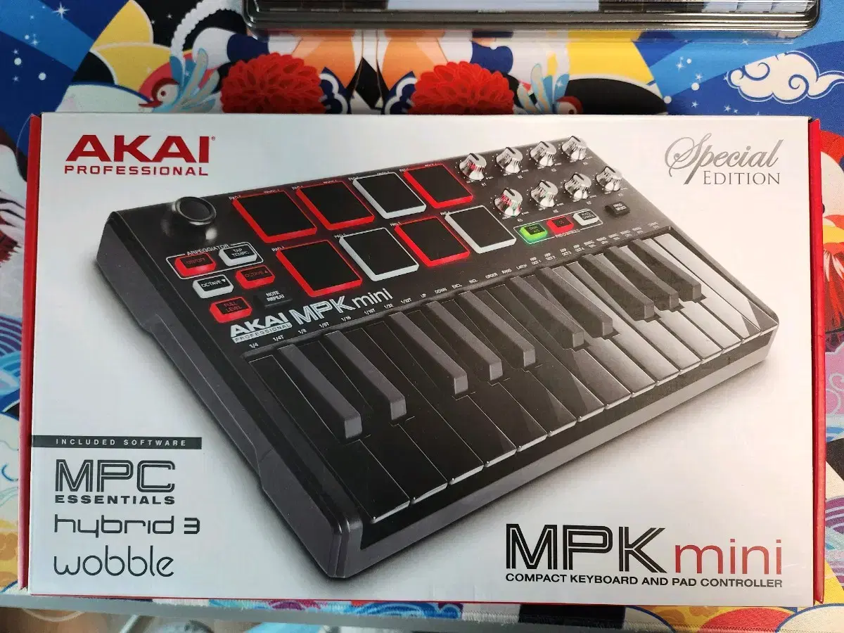 Akai 아카이 MPK MINI 스페셜 에디션 팝니다.