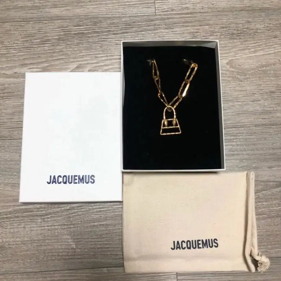 자크뮈스 치키토 목걸이 JACQUEMUS