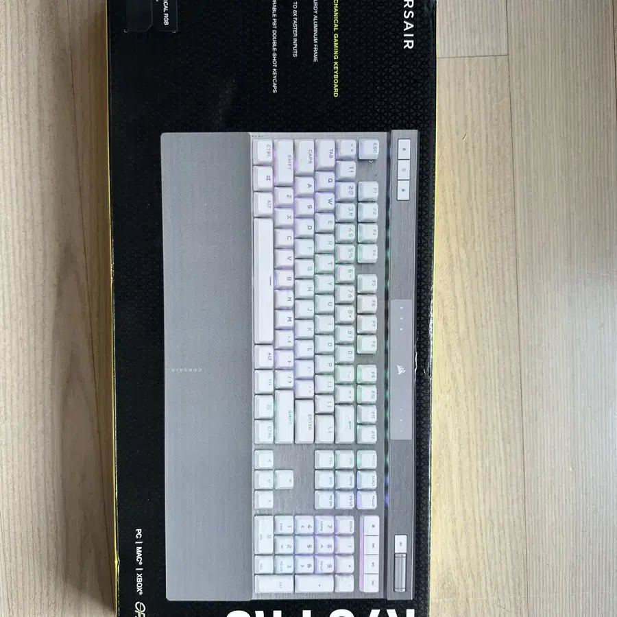 커세어 k70 rgb pro opx 화이트 a급팝니다