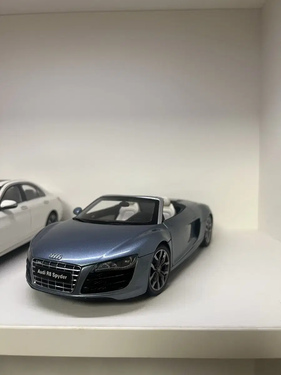 1:18 교쇼 r8 스파이더 다이캐스트