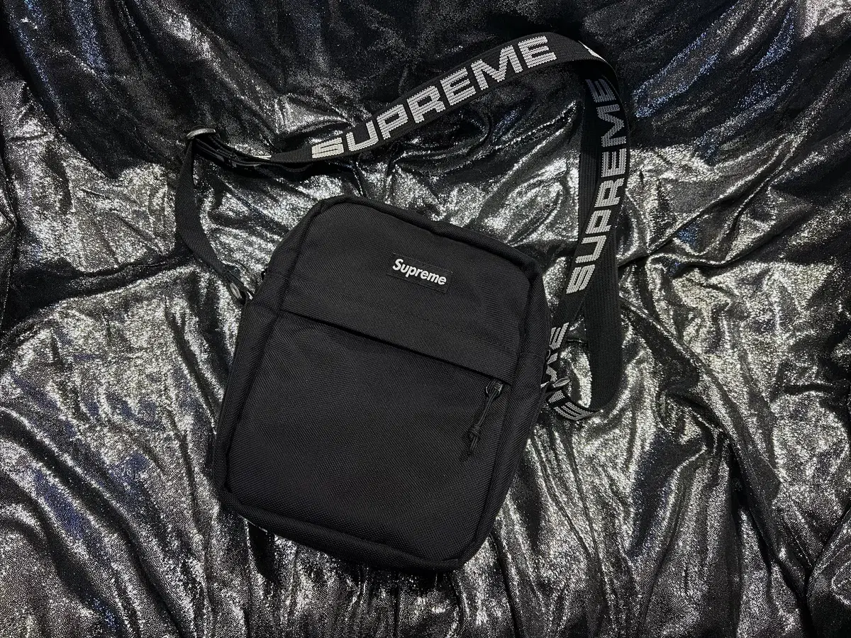 슈프림 숄더백 SS18 블랙 | Supreme Shoulder Bag