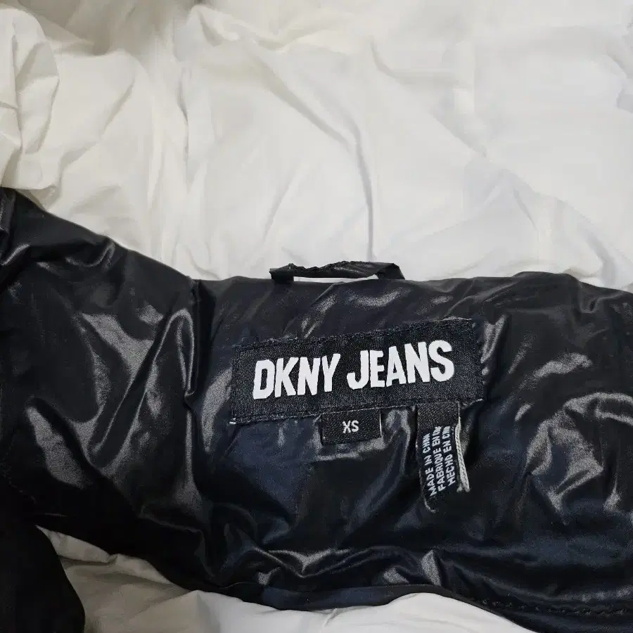 DKNY진패딩 xs