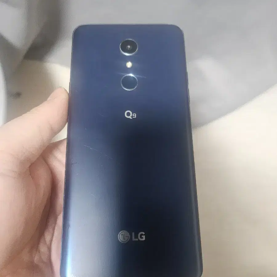 LG Q9