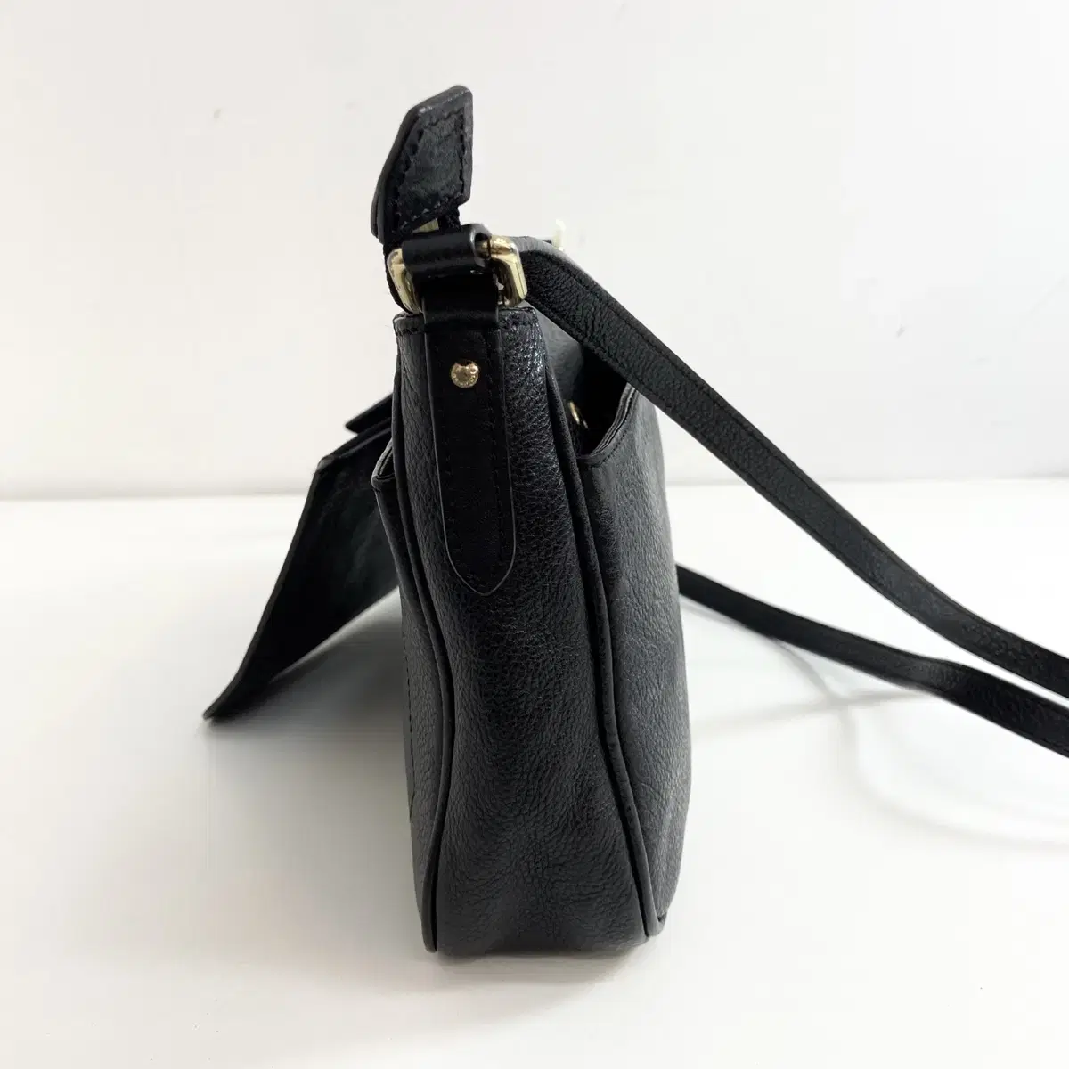 빈폴 가죽 크로스백 Beanpole leather cross bag