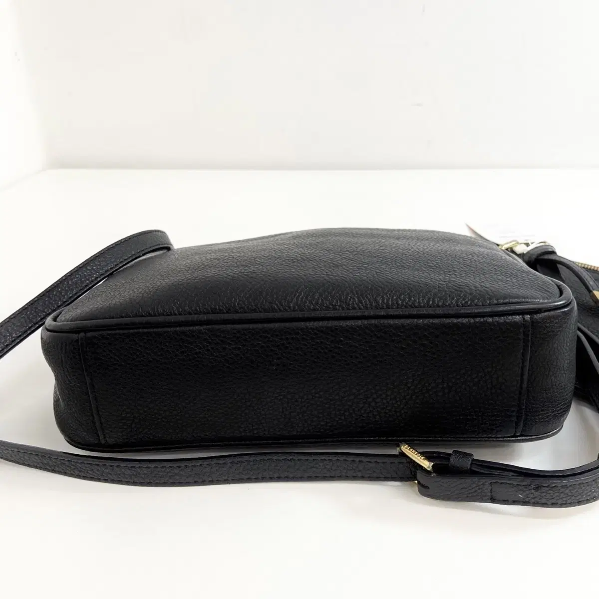 빈폴 가죽 크로스백 Beanpole leather cross bag