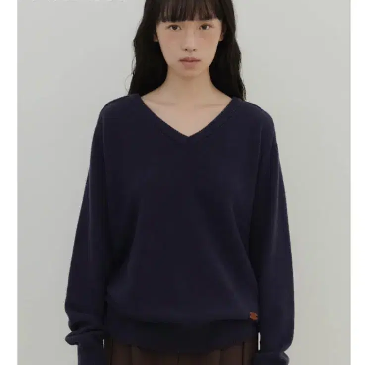 온무드 니트 CAN WOOL V-NECK KNIT - NAVY