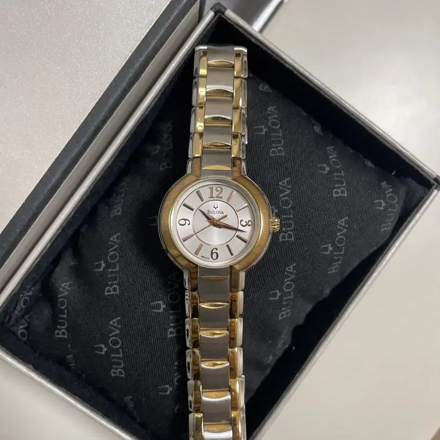 [풀박]bulova 부로바 투톤 시계 여성용 쿼츠 워치