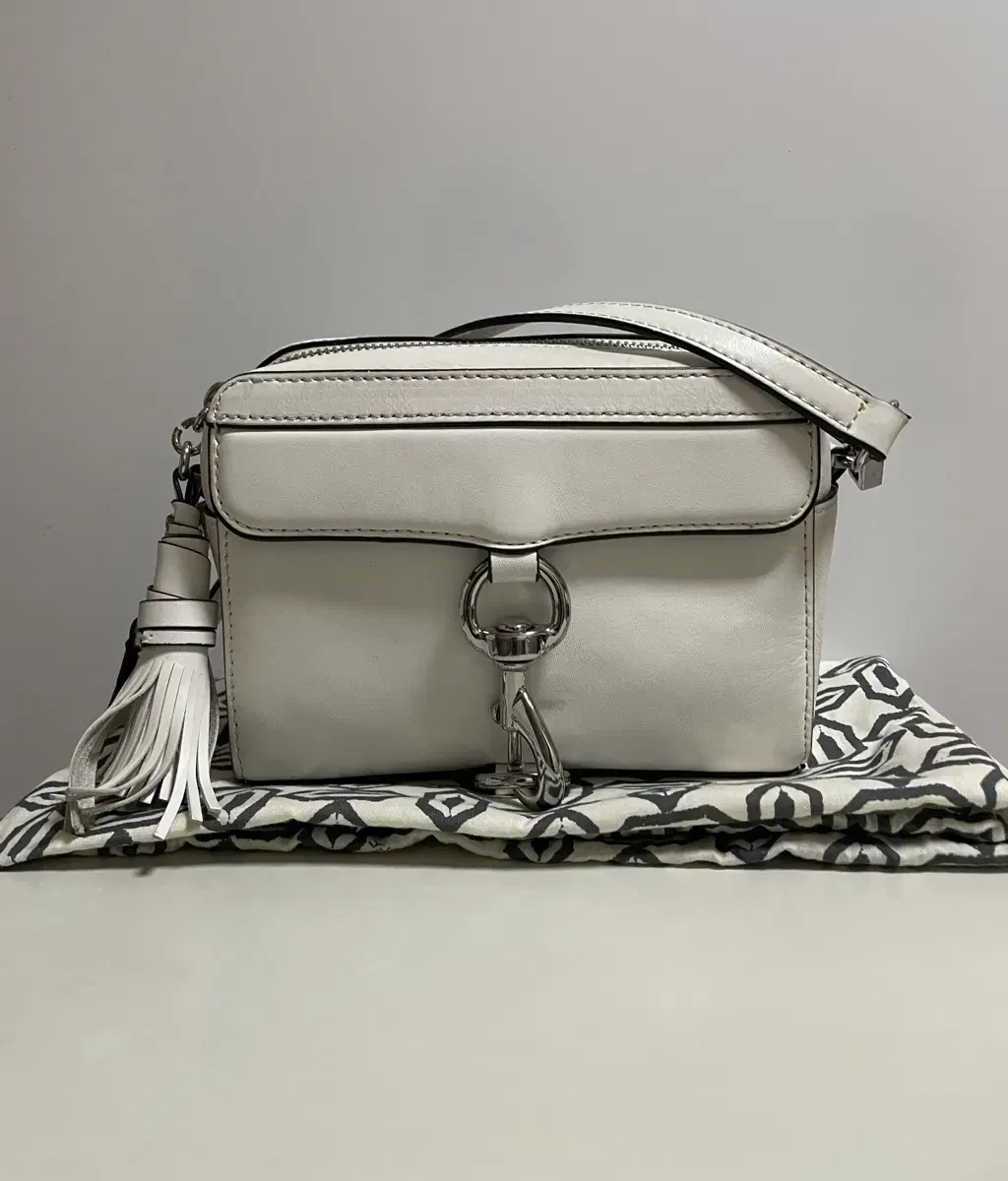 [Camera Bag] Rebecca Minkoff Map Crossbody Bag Mini Box Bag Shoulder Bag Clutch Bag Dual-Use Tone-Downed White