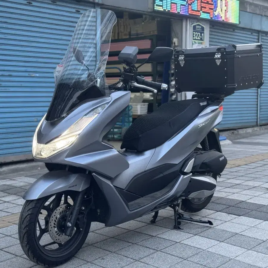 혼다 PCX125 ABS 22년식 2천키로 배달풀세팅 저렴하게 판매합니다