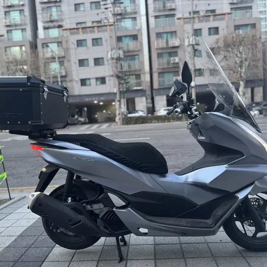 혼다 PCX125 ABS 22년식 2천키로 배달풀세팅 저렴하게 판매합니다