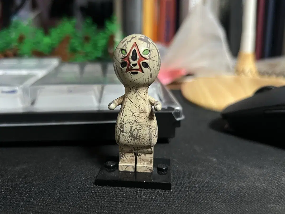 I am selling a Lego SCP 173 custom figure.