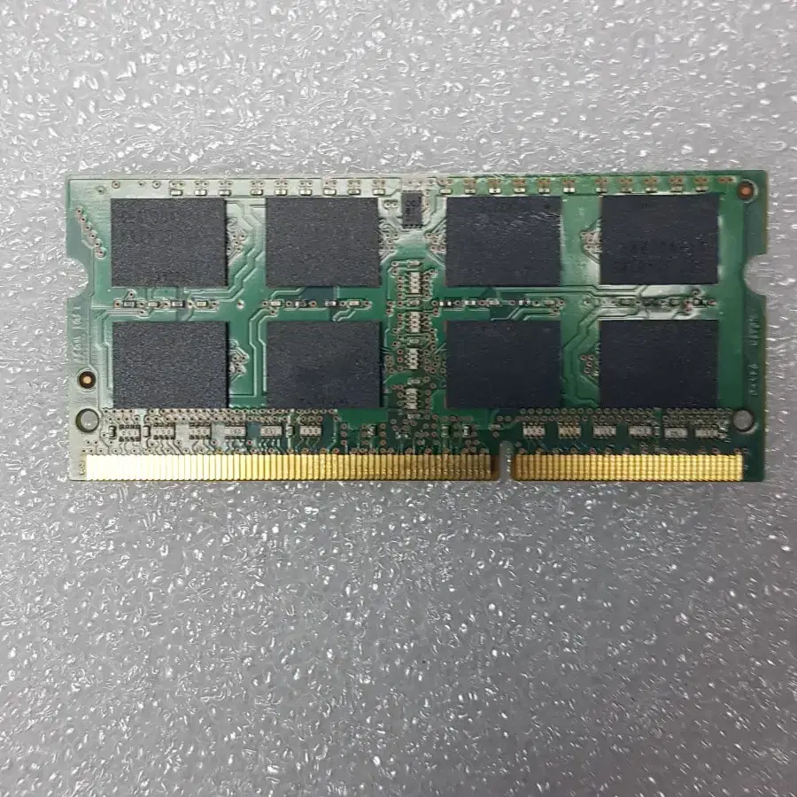 삼성 노트북 램  DDR3 8기가 입니다