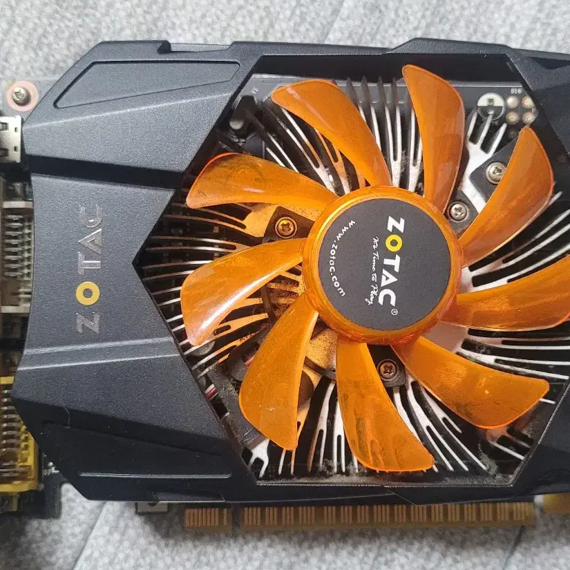 무전원 그래픽카드 GTX 750 ti 1G