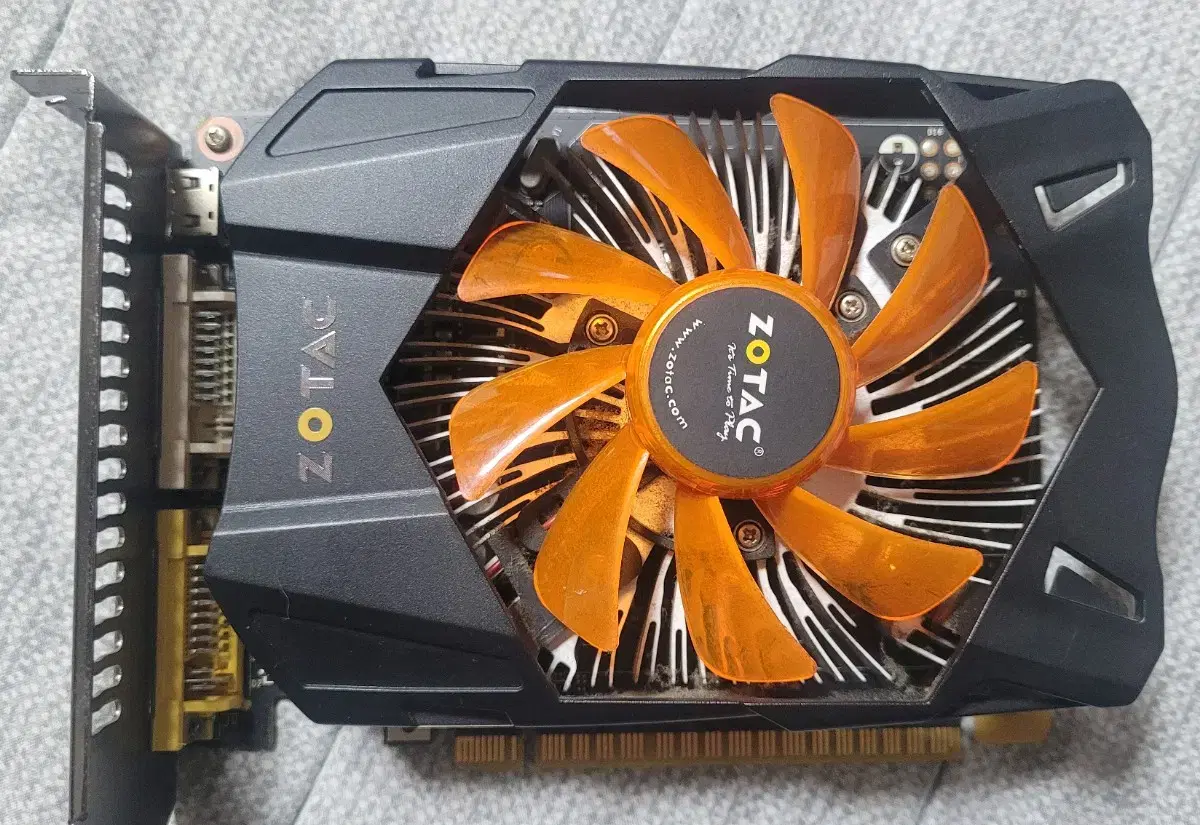 무전원 그래픽카드 GTX 750 ti 1G