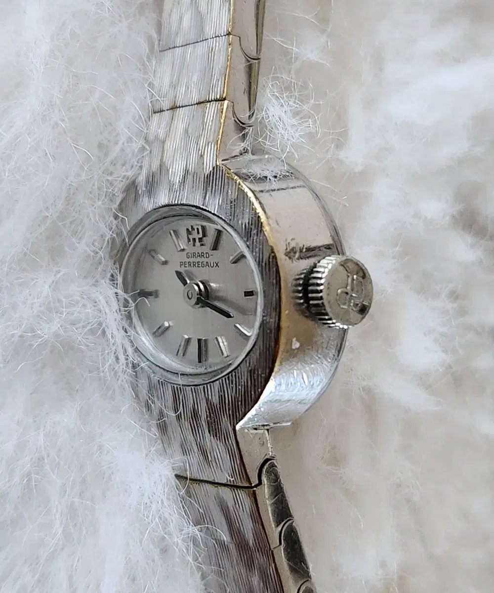 # 158 ) GIRARD PERREGAUX Bracelet Watch