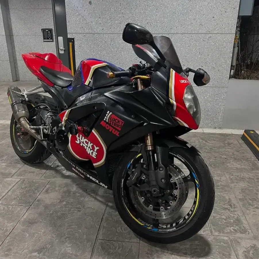 스즈키 gsx r1000 07년식 던집니다