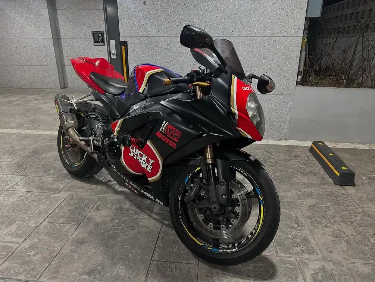 스즈키 gsx r1000 07년식 던집니다